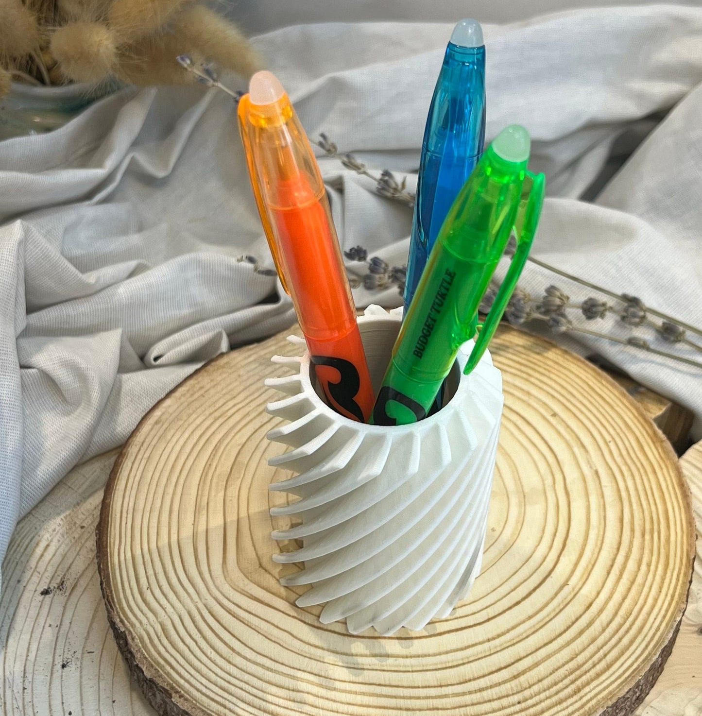Pen holder // Pen cup // 3D printed